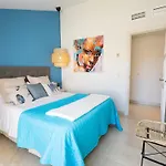 Vacation I Canas Beachfront Haven, Sea View, Jacuzzi, Golden Mile, Duplex Penthouse, 24-7 Security