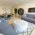 Vacation I Canas Beachfront Haven, Sea View, Jacuzzi, Golden Mile, Duplex Penthouse, 24-7 Security 公寓 *