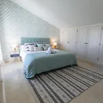 公寓 Vacation I Canas Beachfront Haven, Sea View, Jacuzzi, Golden Mile, Duplex Penthouse, 24-7 Security *