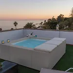 Vacation I Canas Beachfront Haven, Sea View, Jacuzzi, Golden Mile, Duplex Penthouse, 24-7 Security 马尔韦利亚