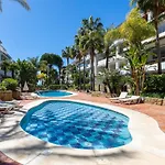 公寓 Vacation I Canas Beachfront Haven, Sea View, Jacuzzi, Golden Mile, Duplex Penthouse, 24-7 Security