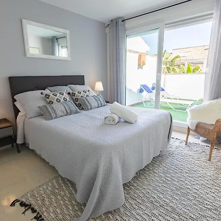 Apartamento Vacation I Canas Beachfront Haven, Sea View, Jacuzzi, Golden Mile, Duplex Penthouse, 24-7 Security