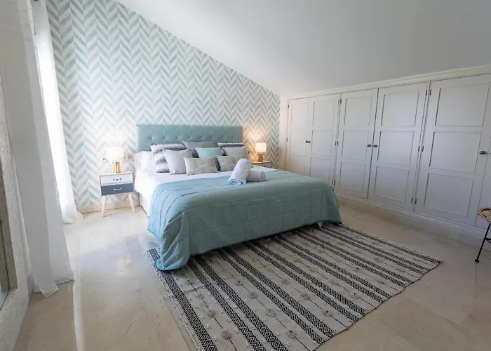 Apartamento Vacation I Canas Beachfront Haven, Sea View, Jacuzzi, Golden Mile, Duplex Penthouse, 24-7 Security *