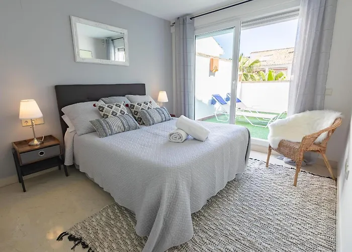 Apartamento Vacation I Canas Beachfront Haven, Sea View, Jacuzzi, Golden Mile, Duplex Penthouse, 24-7 Security