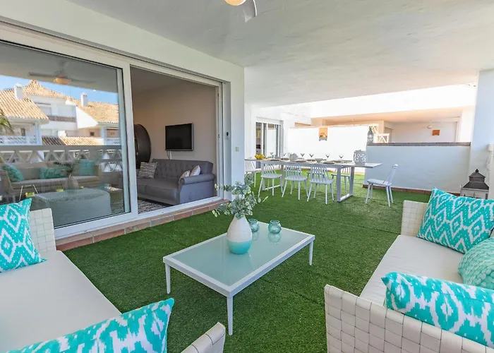 Vacation I Canas Beachfront Haven, Sea View, Jacuzzi, Golden Mile, Duplex Penthouse, 24-7 Security *