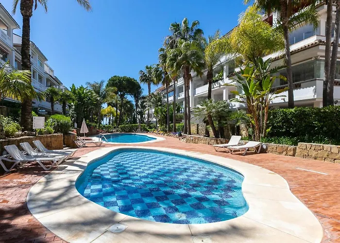 Apartamento Vacation I Canas Beachfront Haven, Sea View, Jacuzzi, Golden Mile, Duplex Penthouse, 24-7 Security