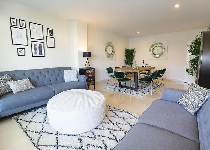 Apartamento Vacation I Canas Beachfront Haven, Sea View, Jacuzzi, Golden Mile, Duplex Penthouse, 24-7 Security